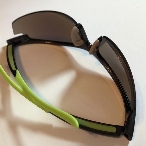 🏵2/$35🏵 Fashion Sunglasses - Picture 8 of 11